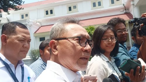 Jokowi Bertemu Zulhas di Istana, Bahas Politik Jelang Pendaftaran Capres
