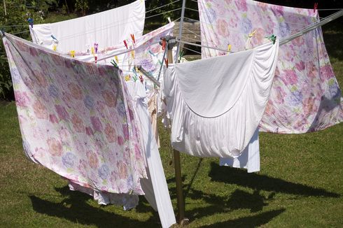 4 Kesalahan yang Sering Dilakukan Saat Mencuci Seprai