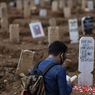 Cerita Ahmad Menumpuk Bebatuan di Atas Makam Ibunda yang Ambles di TPU Rorotan