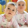 Tumbuh Kembang Anak Kembar, Studi Ungkap Lebih Lambat Bicara