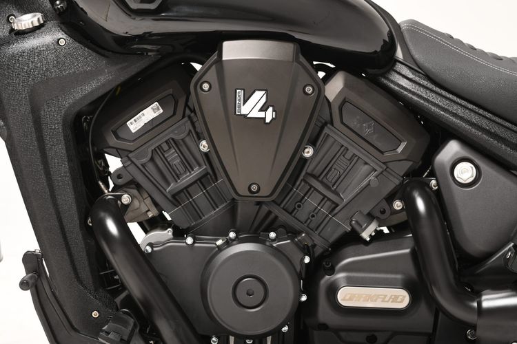 Benda Darkflag Motor Cruiser Baru Pakai Mesin V4 500cc