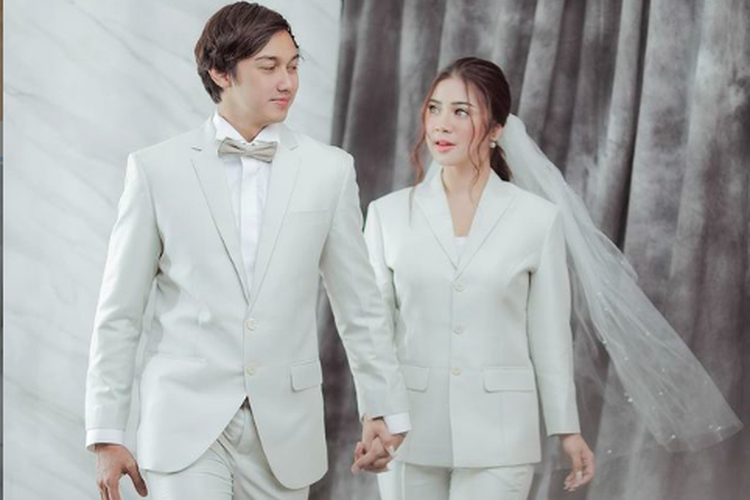 Caesar Hito dan Felicya Angelista resmi menikah pada Sabtu (9/1/2021)
