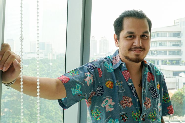 Kevin Julio berpose seusai live promosi film terbarunya ''Akad'' di Menara Kompas, Jakarta, Kamis (3/2/2022). Dalam film tersebut Kevin beradu akting bersama Indah Permatasari.