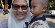 Cerita Seorang Ibu Muslim Ajak Anak Ikut Pindapata Biksu Thudong di Solo: Ajarkan Toleransi