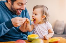 4 Tips Bentuk Kebiasaan Makan yang Sehat pada Anak