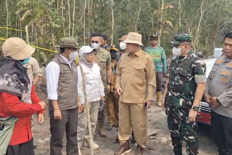 Kunjungi Banjarbaru, Menhut Raja Juli Minta Pemprov Kalsel Kawal Penanganan Karhutla