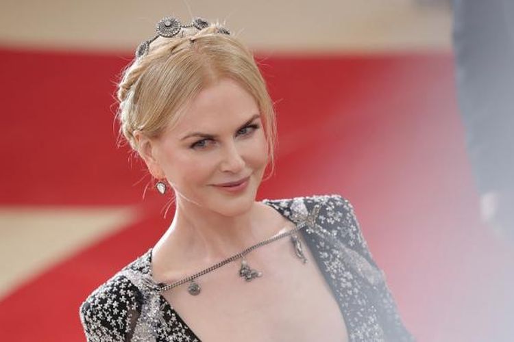 Aktris Nicole Kidman menghadiri perhelatan Manus x Machina: Fashion In An Age Of Technology Costume Institute Gala atau yang biasa disebut Met Gala yang digelar di Metropolitan Museum of Art, New York pada 2 Mei 2016. 