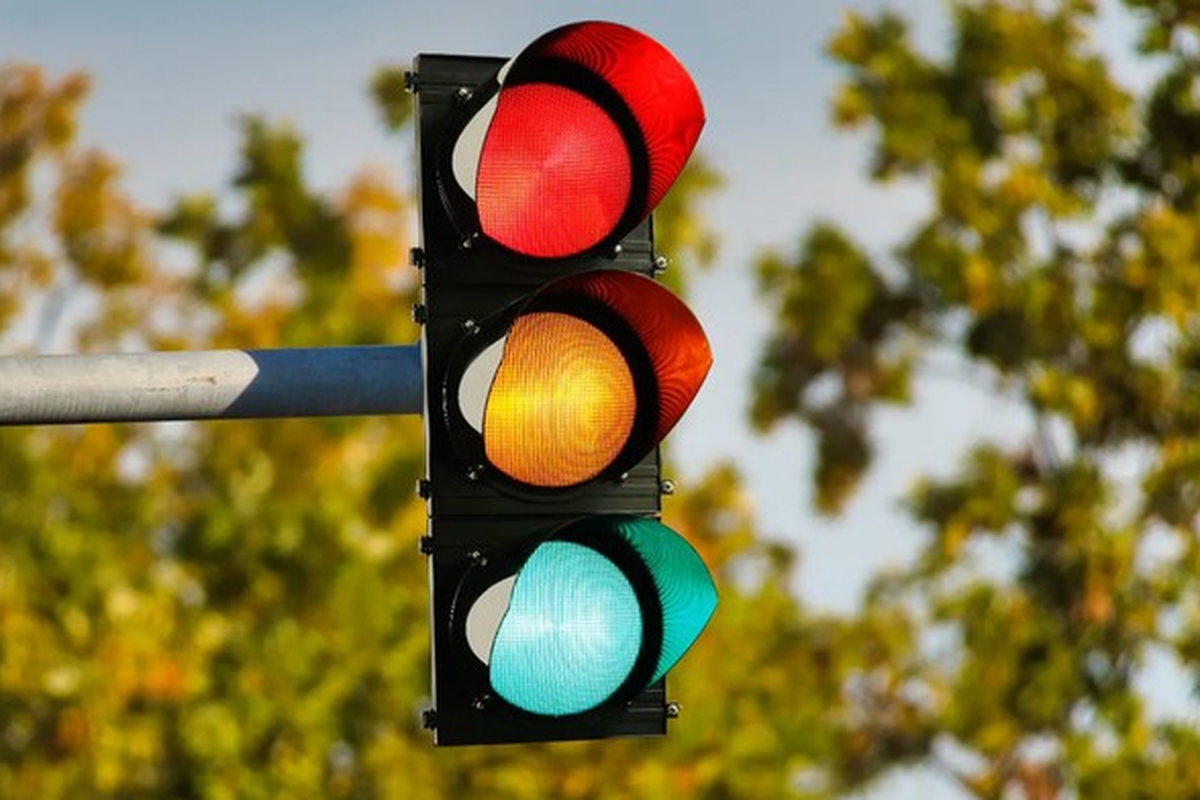 Ilustrasi lampu lalu lintas.