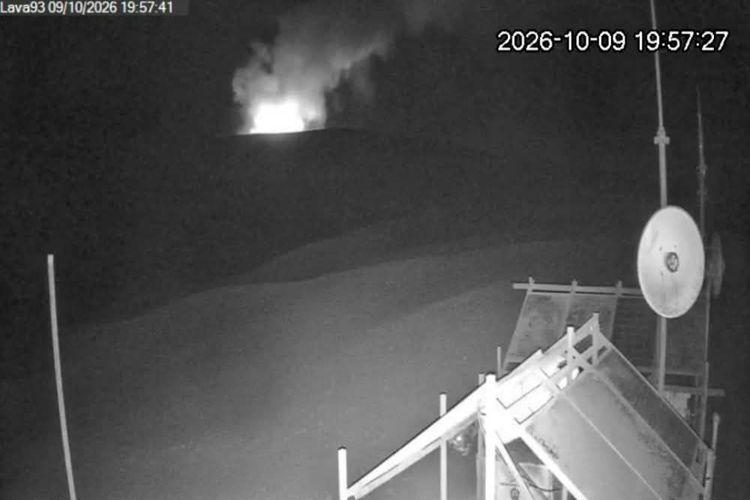 Gunung Anak Krakatau Meletus 13 Kali hingga Malam, Kepala Pemantau: Alam Tidak Bisa Kita Tebak