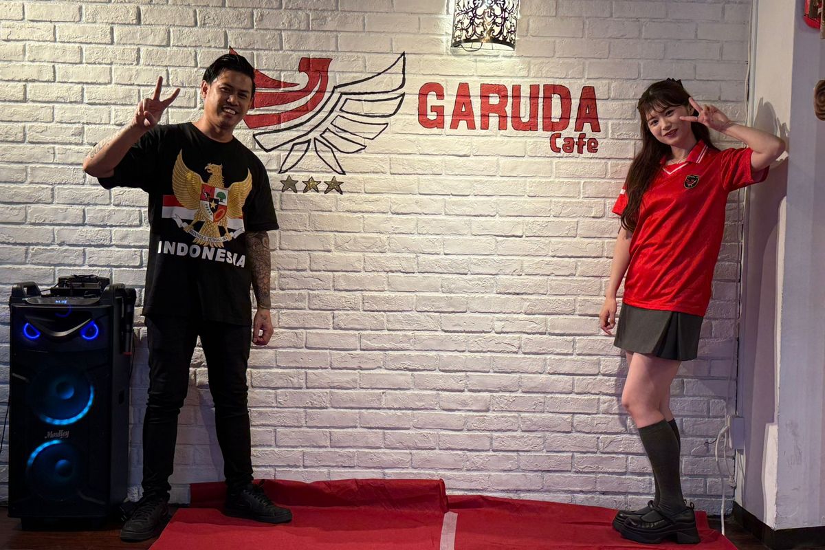 Swasta Putra Dianto (kiri) asal Kota malang yang merupakan salah satu owner dari Garuda Cafe yang berada di Tokyo.