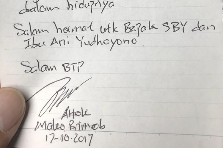 Agus Yudhoyono mengunggah foto tulisan tangan Ahok setelah mengunjungi mantan Gubernur DKI Jakarta itu di Rutan Mako Brimob, Selasa (17/10/2017).