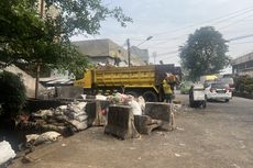 Tumpukan Sampah di TPS Pasar Merdeka Bogor Sudah Dibersihkan