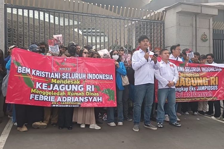 Mahasiswa Demo di Depan Kejagung, Minta Geledah Rumah Dinas Eks Jampidsus Febrie Adriansyah