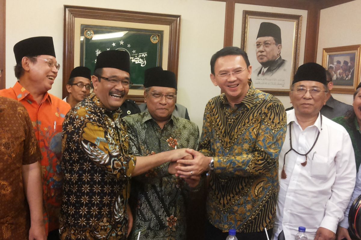 Ketua Umum PB Nahdlatul Ulama Kiai Haji Said Aqil Siradj saat menerima kedatangan pasangan calon gubernur dan calon wakil gubernur nomor pemilihan dua, Basuki Ahok Tjahaja Purnama dan Djarot Saiful Hidayat ke Kantor PBNU, Senin (10/3/2017).