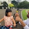 Saat Jokowi Temani Sedah Mirah Bersepeda dan Bernyanyi...