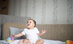 Cuaca Ekstrem, Para Orang Tua di Inggris Sewa Hotel Ber-AC demi Keselamatan Bayi