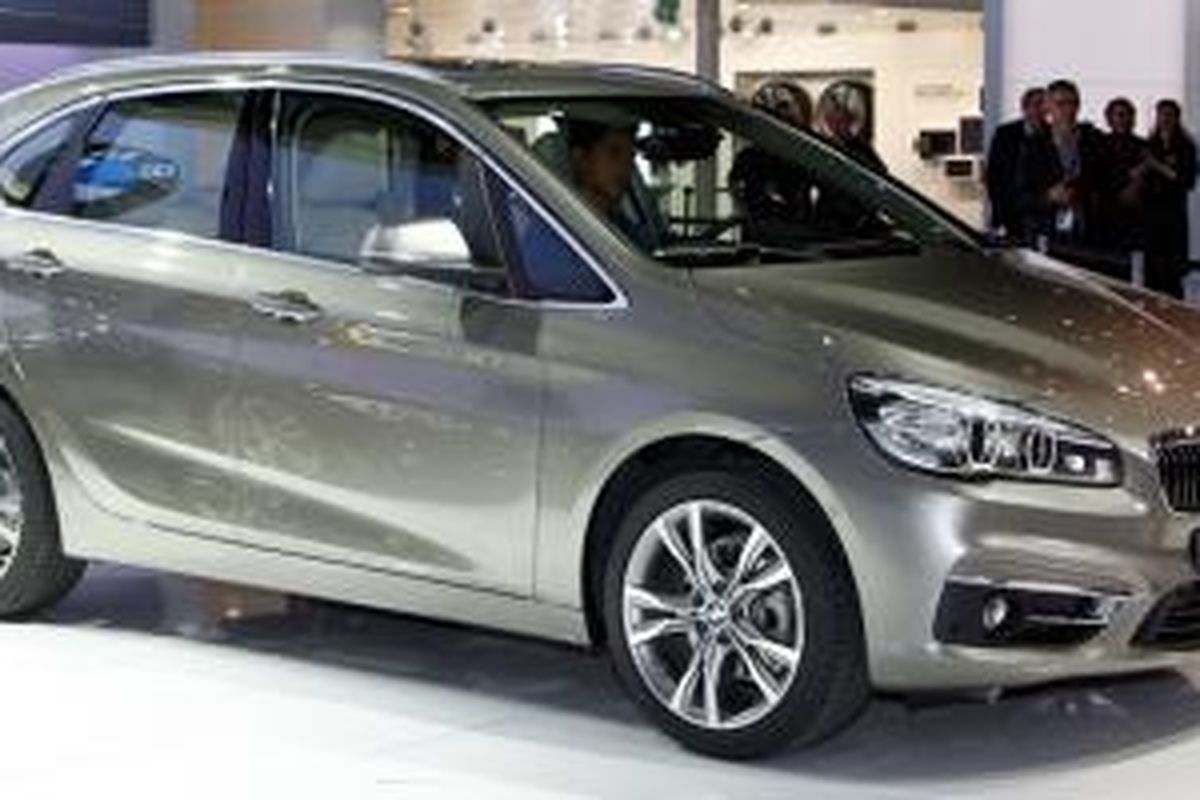 BMW 2 series Active Tourer debut di Geneva Motor Show 2014