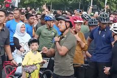 Jokowi Bersama Iriana dan Jan Ethes Besepeda di CFD
