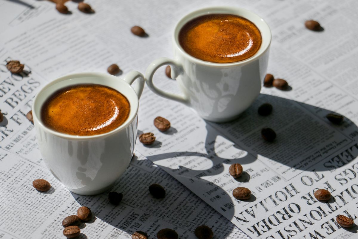 Polifenol dalam kopi akan dibuang melalui urin, polifenol lah yang membuat urin beraroma kopi.
