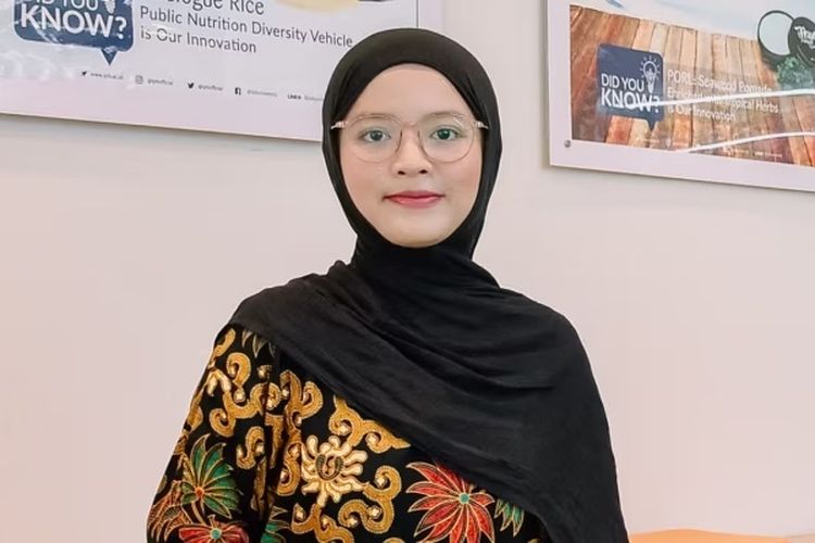 Kisah Aulia Nurul, Anak Tukang Tambal Ban Jadi Lulusan Terbaik IPB