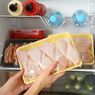 4 Kesalahan Cairkan Daging Ayam, Jangan Langsung Taruh di Suhu Ruang