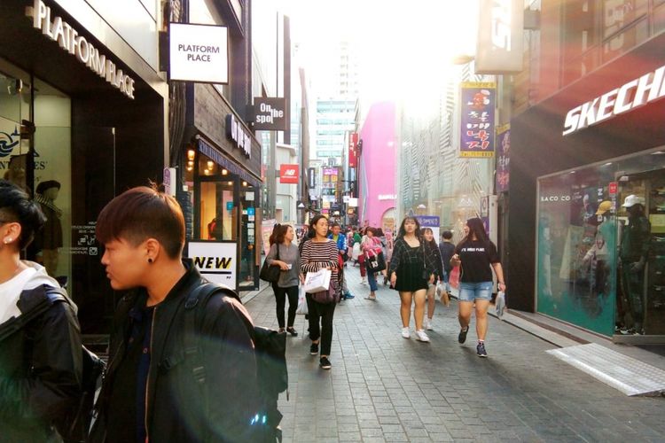 Salah satu gang di Myeongdong, Seoul, Korea Selatan