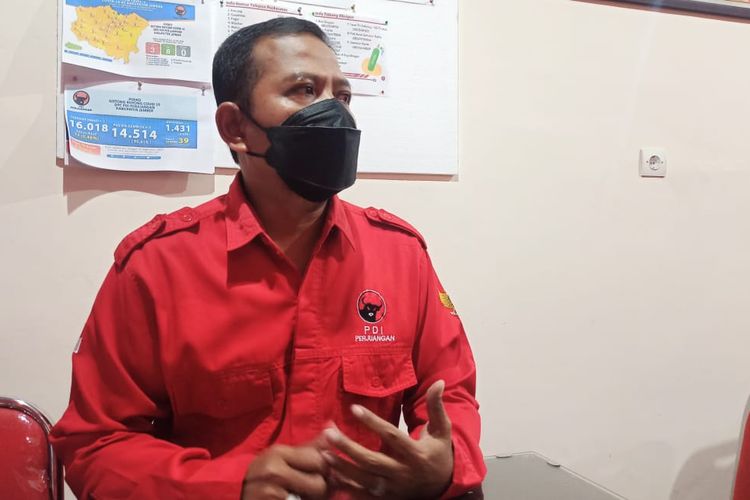 Ketua Komisi A DPRD Jember Tabroni  saat ditemui di kantor DPC PDIP Jember 