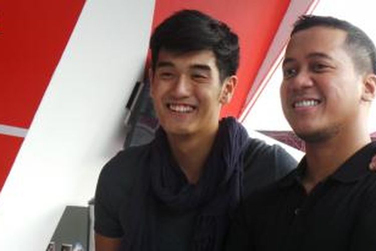 Andi Rianto (kanan) dan Nathan Hartono diabadikan usai jumpa pers Jakarta International Java Jazz Festival atau Java Jazz Festival 2015 di Telkomsel 4G LTE Lounge, JIExpo, Minggu (8/3/2015).