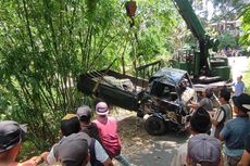 Mobil Pikap Angkut Dekorasi Pernikahan Masuk Sungai, 1 Balita Tewas 