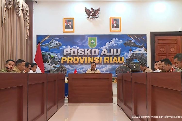 Tiba di Riau, Prabowo Pimpin Rapat Penanganan Karhutla