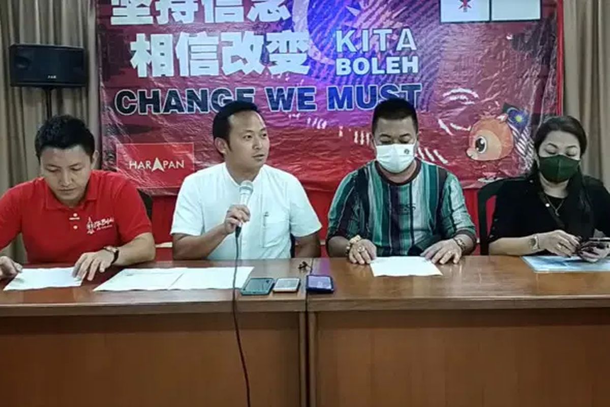 Konferensi pers politisi partai DAP Malaysia, Michael Kong, pada Senin (27/2/2023) tentang pengusaha bernama Lee yang kehilangan Rp 3,4 miliar setelah mengangkat telepon 14 detik dari penipu.