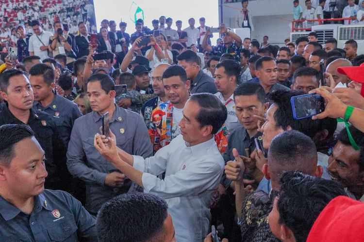 Hadir bersama Presiden Jokowi, Bobby Nasution sampaikan sambutan dalam Rembuk Kemerdekaan 2023.
