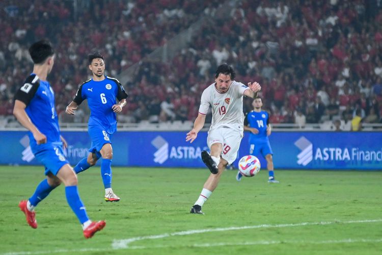 Lesakkan gol dari Thom Haye membawa Timnas Indonesia membuka keunggulan atas Filipina dalam pertandingan Kualifikasi Piala Dunia 2026 Zona Asia, Selasa (11/6/2024) di Stadion Gelora Bung Karno Jakarta. 