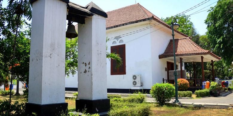 Gereja Tugu (GPIB Tugu) di Kampung Tugu, Kecamatan Koja, Jakarta Utara, Sabtu (17/10/2015). Gereja Tugu dan lonceng (slavenbel) yang dibuat pada abad ke-17 merupakan peninggalan Portugis yang masih tersisa di Kampung Tugu.