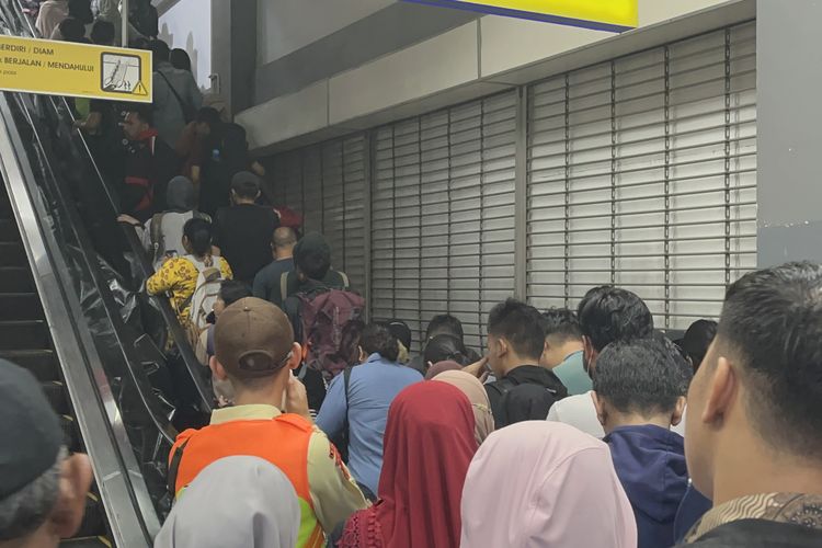 Berjalan dan Berlari Percepat Kerusakan Eskalator di Stasiun, Ini Penjelasan KAI