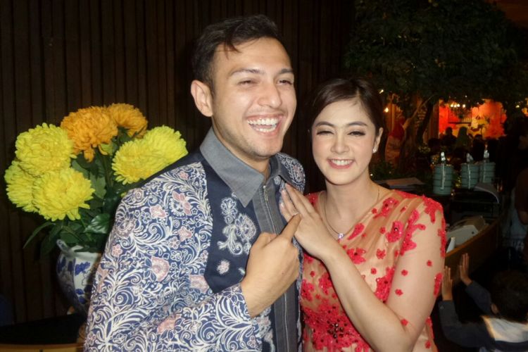 Rifky Balweel dan Biby Alraen gelar acara pertunangan di Restoran Seruni di Lippo Puri Mall, Jakarta Selatan, Minggu (1/10/2017).