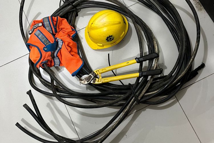 Polisi Tangkap 2 Petugas PLN Gadungan Saat Curi Kabel di Tebing Tinggi