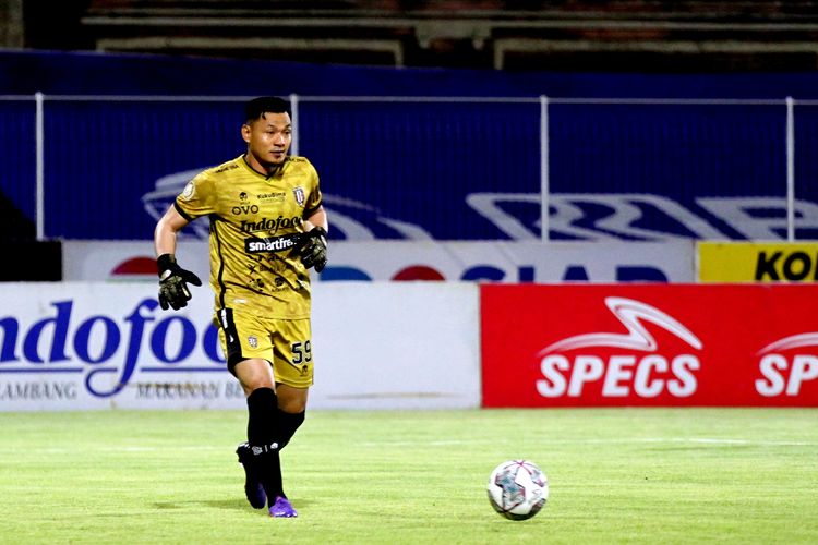 Kiper Bali United Wawan Hendrawan.