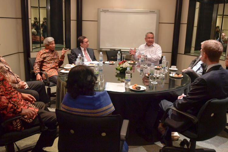 Menteri Desa, Pembangunan Daerah Tertinggal, dan Transmigrasi Eko Putro Sandjojo menjadi pembicara Konferensi Regional Memperkuat Ketahanan Pangan, Gizi, dan Kesejahteraan Petani Asia Tenggara Melalui Dekade Pertanian Keluarga PBB di Jakarta, Senin (4/4/2019). Konferensi ini dihadiri delegasi dari Japan, Republic of Korea, Timor Leste, Cambodia, Vietnam, Indonesia, Philipines, FAO, WFP, IFAD.

