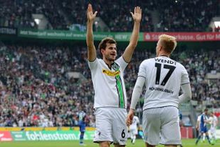 Havard Nordtveit merayakan kemenangan Borussia Moenchengladbach atas Wolfsburg, Sabtu (3/10/2015). 