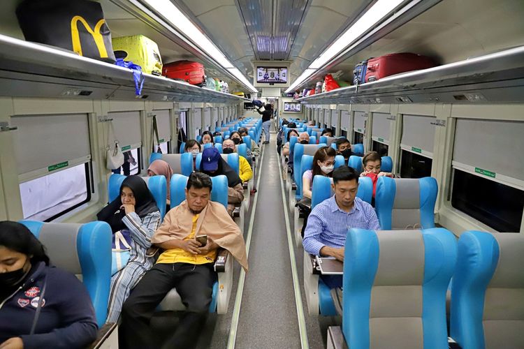 Ilustrasi penumpang kereta.