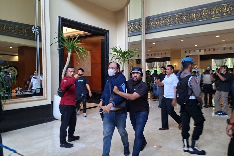 69 Orang Ditangkap saat Ricuh Eksekusi Hotel Sultan, Polisi: Bisa Bertambah