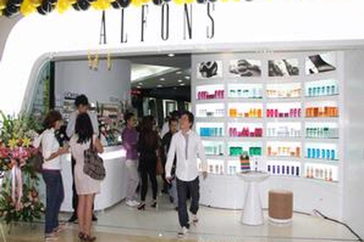 Salon terbaru Alfons di Grand Indonesia Shopping Town, terletak di East Mall, lantai 3. 