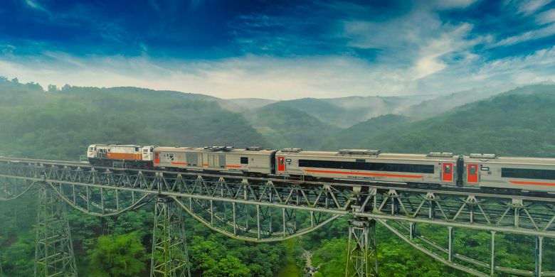 Jembatan Cikubang, salah satu jembatan kereta api di Indonesia.