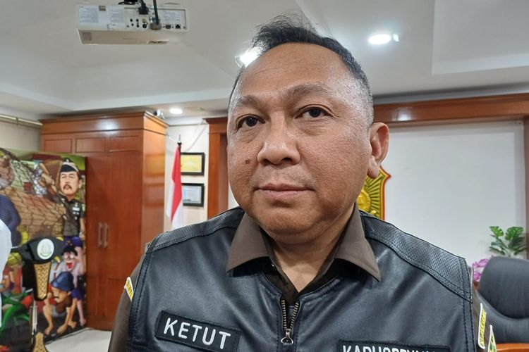 Kepala Pusat Penerangan Hukum Kejagung Ketut Sumedana di Kantor Kejagung, Jakarta, Senin (16/10/2023).