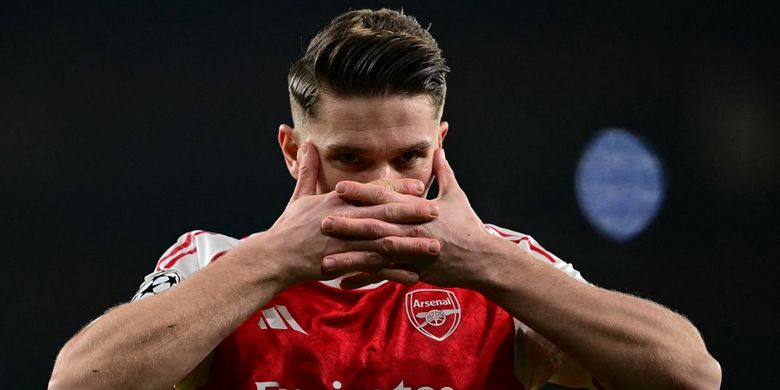 Striker Arsenal asal Swedia, Viktor Gyokeres, merayakan gol pembuka pada laga Liga Champions UEFA antara Arsenal dan Kairat Almaty di Stadion Emirates di London utara pada 28 Januari 2026.