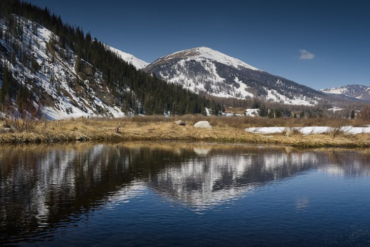 Pegunungan Altai di Kazakhstan yang termasuk situs Warisan Dunia UNESCO.