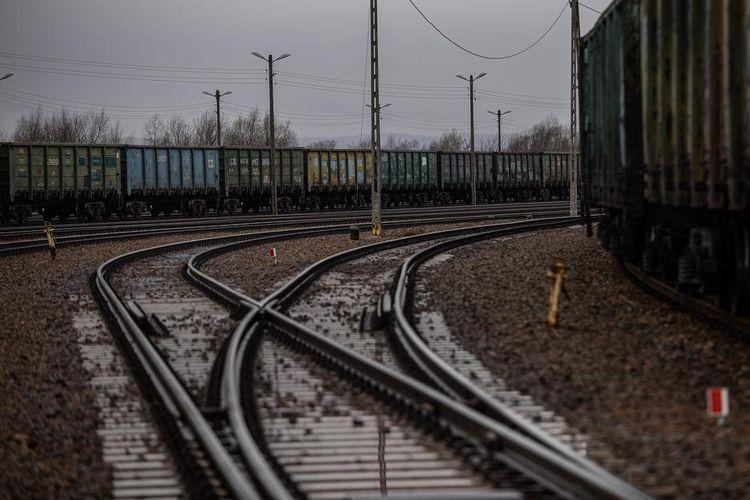 Ukuran rel kereta yang berbeda antara Ukraina dan negara-negara di Uni Eropa jadi salah satu hambatan ekspor jalur darat.