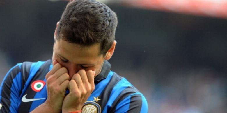 Penyerang asal Argentina, Mauro Zarate, saat membela Inter Milan.