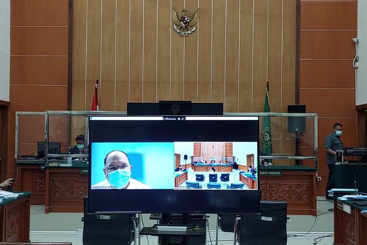 Sidang perkara penipuan dan penggelapan Koperasi Simpan Pinjam (KSP) Indosurya dengan terdakwa Henry Surya yang hadir secara virtual di Pengadilan Negeri Jakarta Barat, Rabu (30/11/2022).